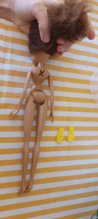 Bambola Winx Aisha con scarpette