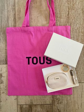 Cofre regalo y bolsa de tela Tous