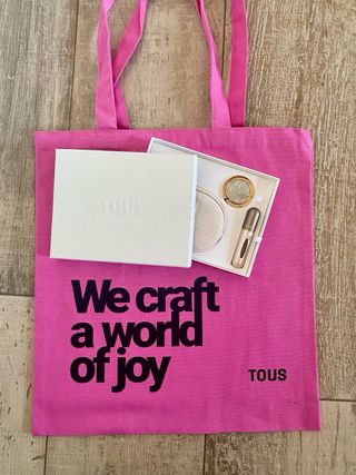 Cofre regalo y bolsa de tela Tous