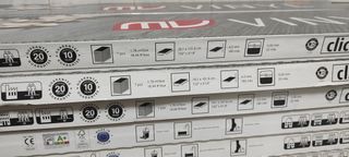 Suelo Vinilo Roble y Gris Madera