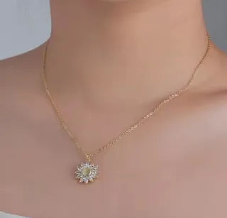 Collar Girasol Baño oro.