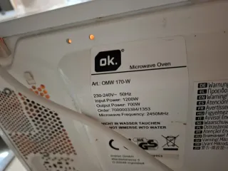 Microondas blanco.marca OK.