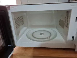 Microondas blanco.marca OK.