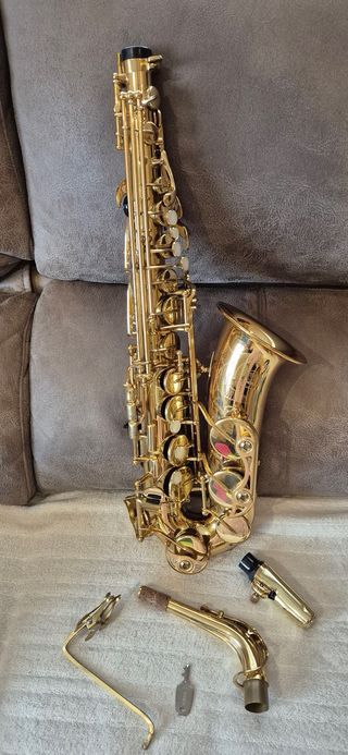 Saxofón Alto Dorado Yamaha YAS-62