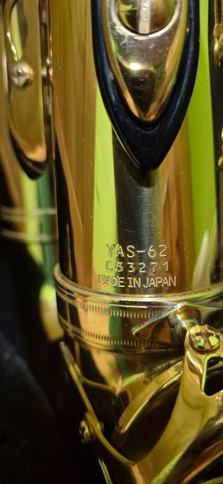 Saxofón Alto Dorado Yamaha YAS-62