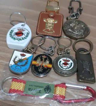 Llaveros militares antiguos