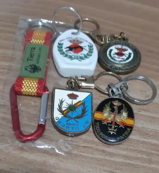 Llaveros militares antiguos