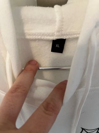 Sudadera Blanca con Telaraña