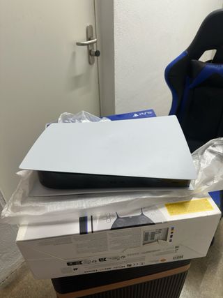 Consola PS5 + Mando DualSense Rojo + headphone gam