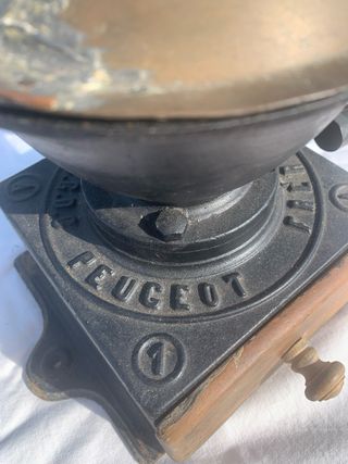 Macinacaffè Peugeot antico in ghisa