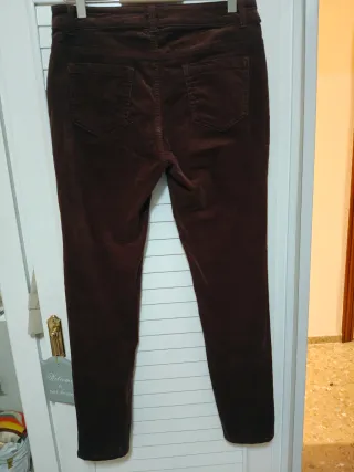 Pantalón de pana marrón nuevo