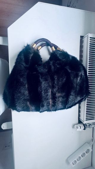 Bolso pelo Zara negro y marrón