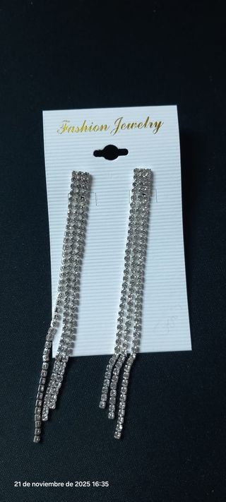 Pendientes largos bisutería plateados