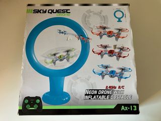 Sky Quest Drone con obstáculo inflable
