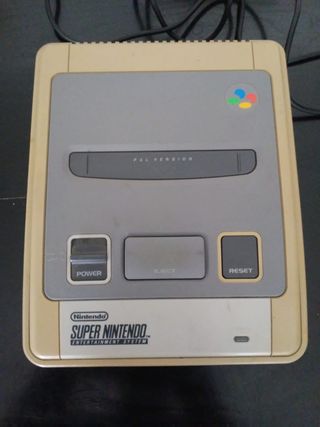 Super Nintendo + 2 mandos + juegos