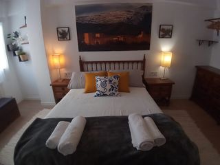 CABECERO RÚSTICO CASTELLANO Y MESILLAS DE NOCHE