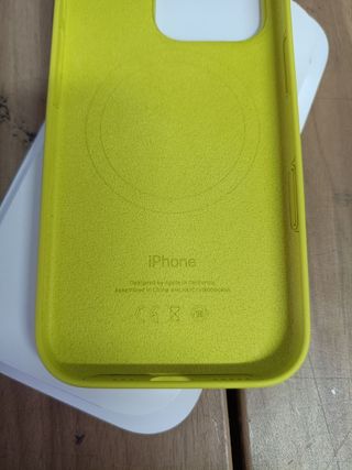 Apple Custodia in silicone con MagSafe per iPhone