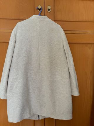 Abrigo Stradivarius Beige Talla L