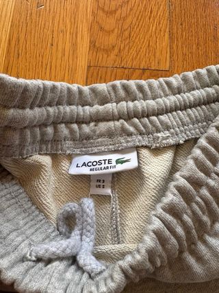 Pantalón corto gris Lacoste