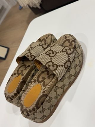 Sandalias Gucci Beige y Marrón