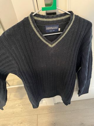 Jersey CAMOMILLO & CO azul cuello pico