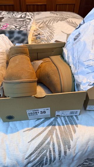 Stivali UGG Beige Taglia 38