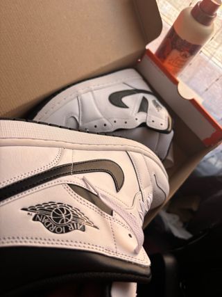 Nike Jordan 1 Blanco y Negro