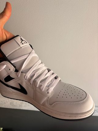Nike Jordan 1 Blanco y Negro