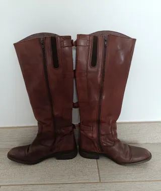 Botas altas de cuero marrón