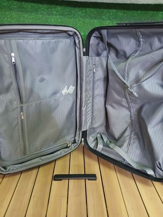Amazon Basics Maleta de viaje rígidaa giratoria 68
