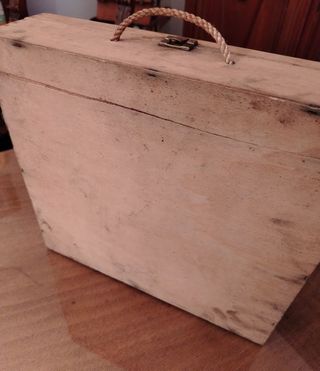 Cassetta-valigetta in legno