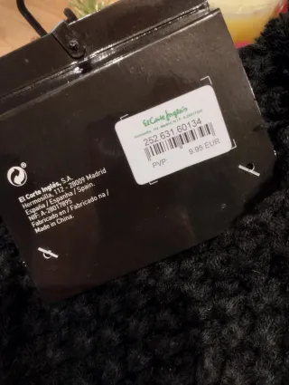 Gorro TULIANA negro con pompón