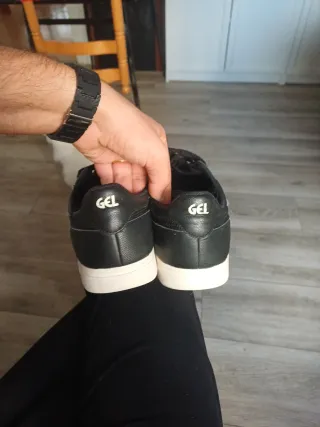 Zapatillas Asics Talla 44.5 Negras