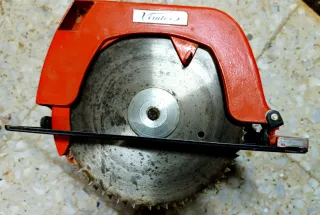 Sierra Circular Profesional Virutex