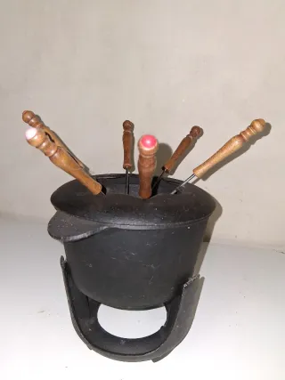 Olla Fondue Hierro Fundido con utensilios