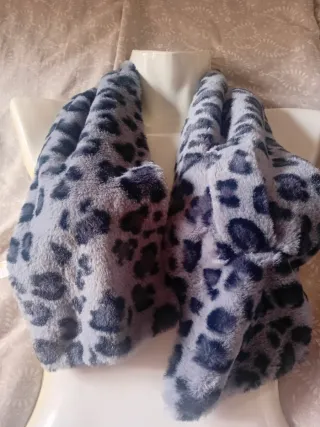 Cinco bufandas Estampado Animal 10€ cada unidad