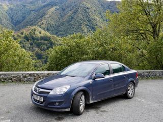 Opel Astra Sedan 1.7 CDTI EcoFlex 2010