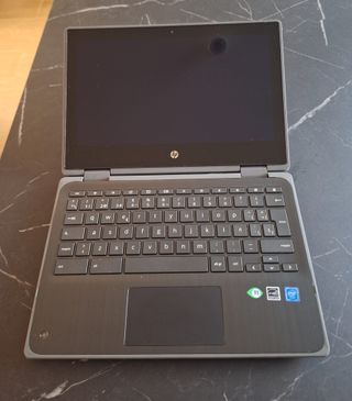 Chromebook HP con custodia