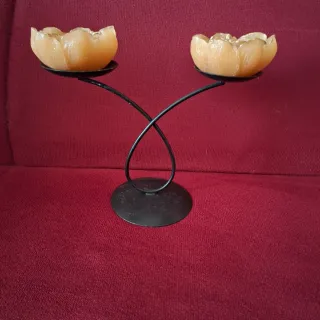 Portacandele con 2 candele a forma di fiore