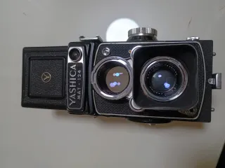 Yashica MAT-124 Cámara Twin Lens Reflex
