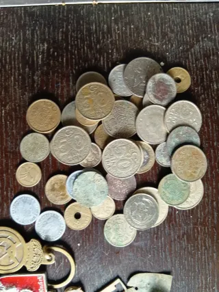 Lote monedas y llaveros antiguos