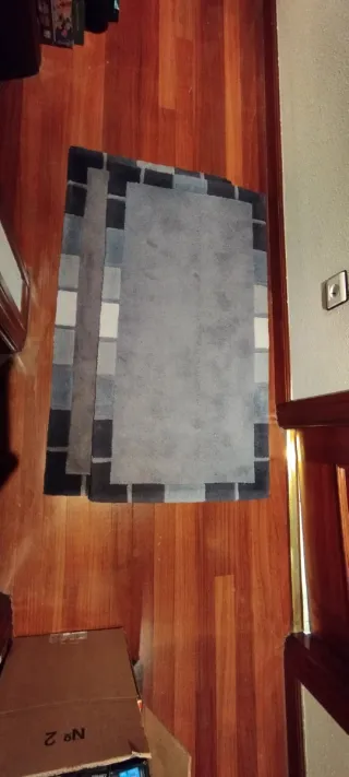 Due tappeti da letto grigio bluastro