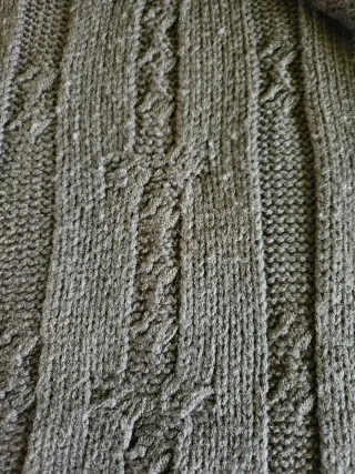 Capa de punto con capucha y pelo Talla L