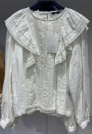 Blusa romántica Zara