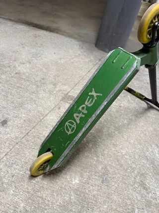 Scooter Apex Verde y Negro