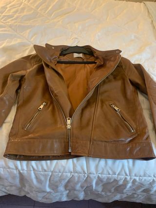 Chaqueta de piel marrón