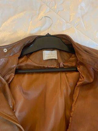 Chaqueta de piel marrón