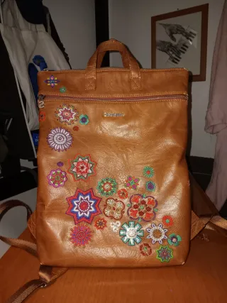 Borsa Desigual marrone con fiori colorati