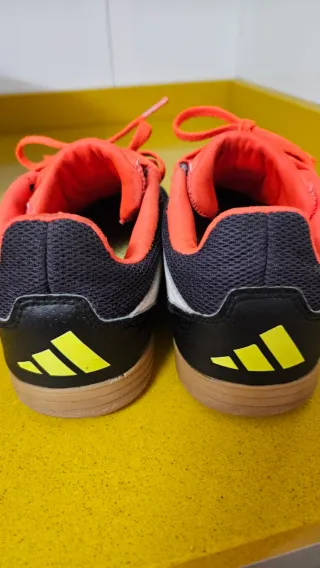 Botas de fútbol sala Adidas Predator t.33-34