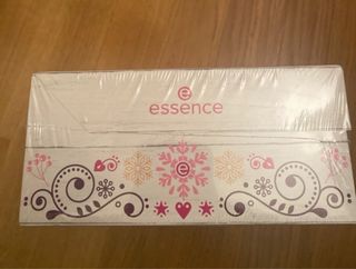 Calendario Avvento Essence Natale 2025